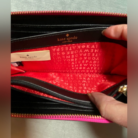 Kate Spade long bright stripe zip around wallet, EUC 8”x4”x1”, much storage - Picture 10 of 17